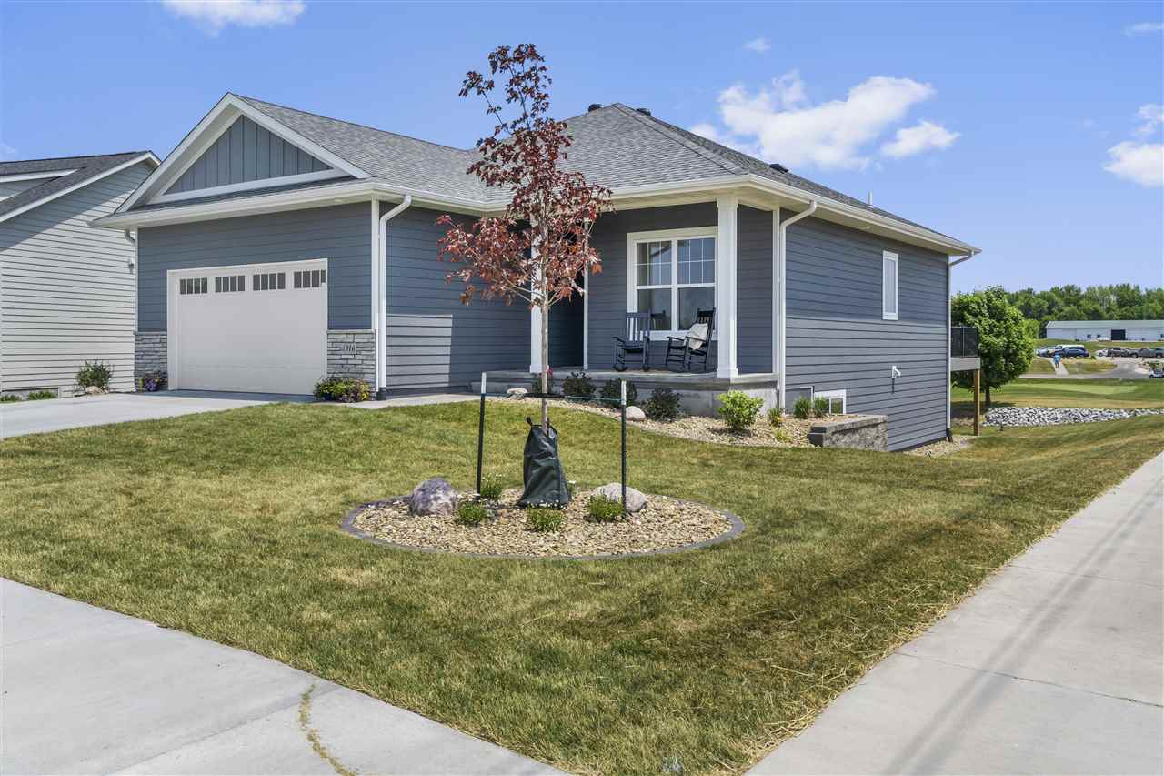 916 Long Dr