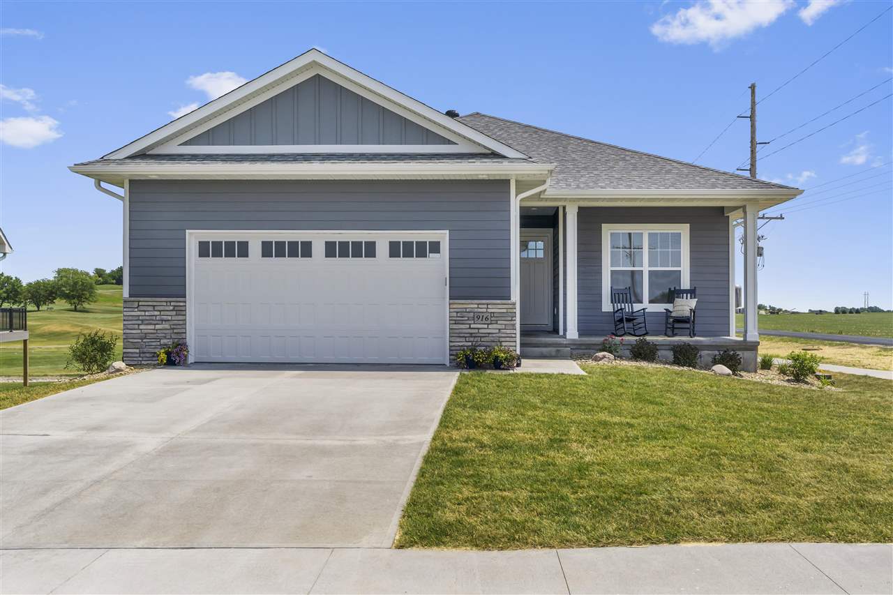 916 Long Dr