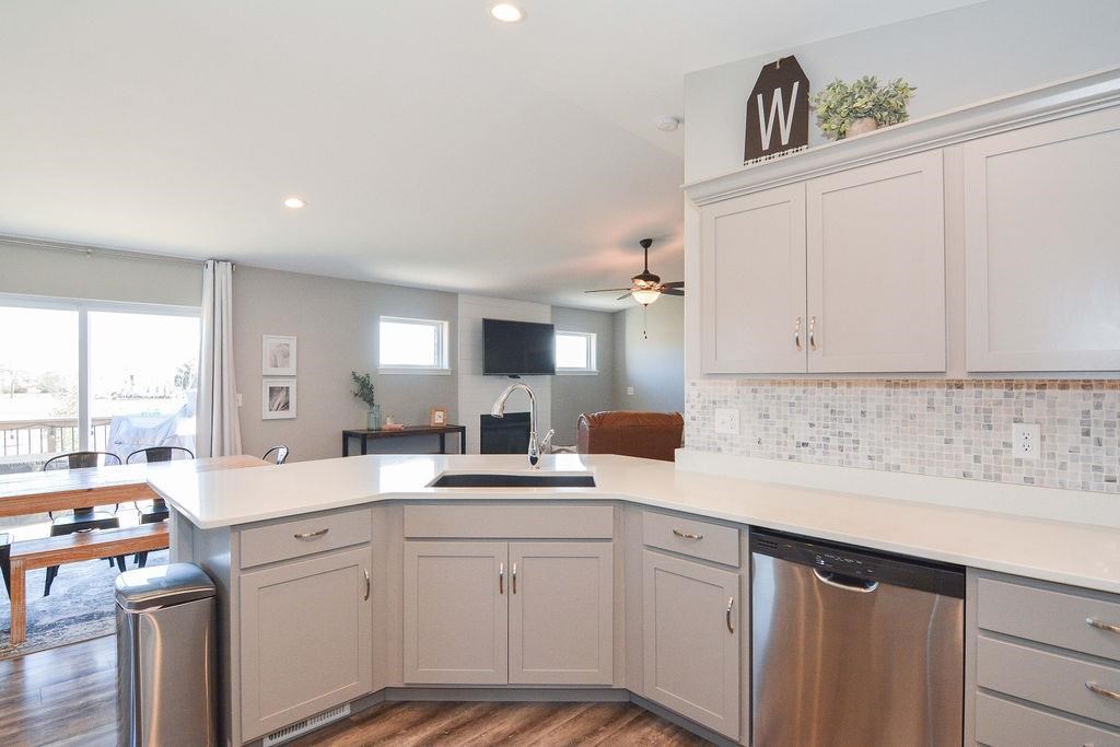 700 Pace Ct