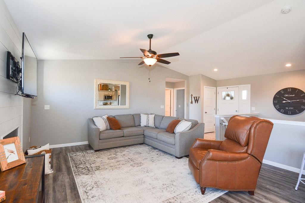 700 Pace Ct
