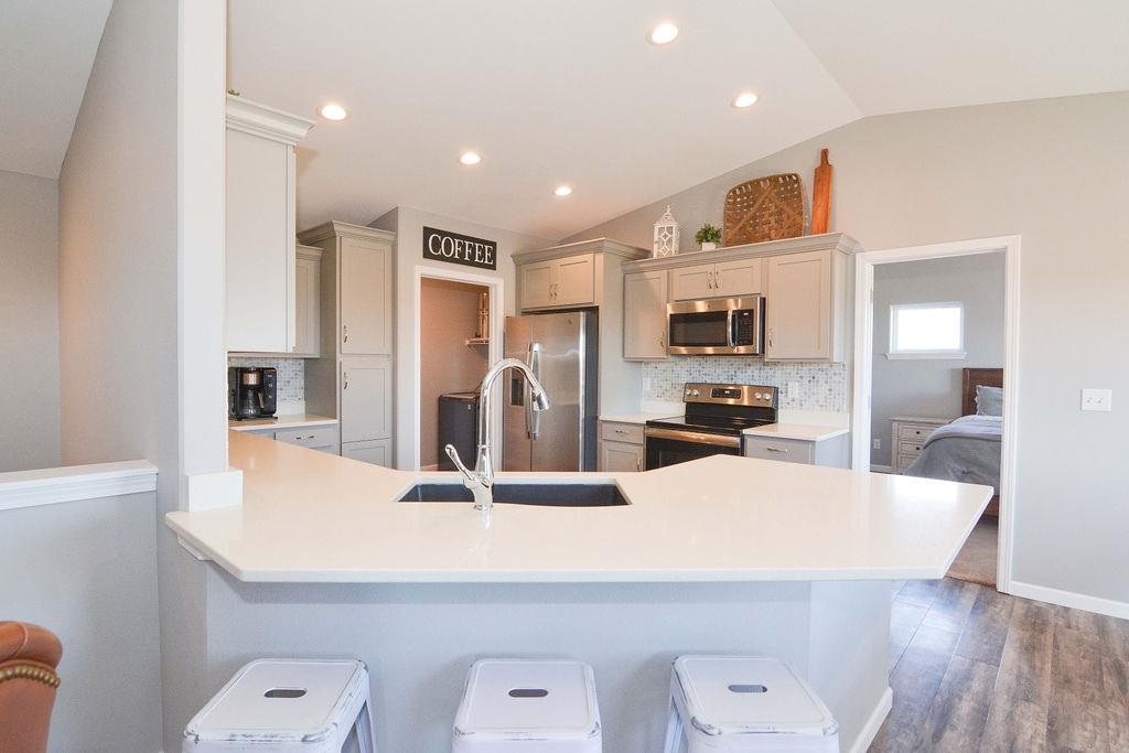 700 Pace Ct