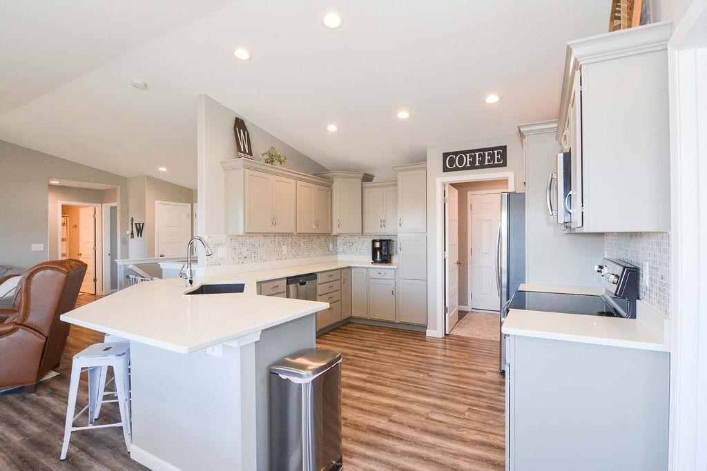 700 Pace Ct
