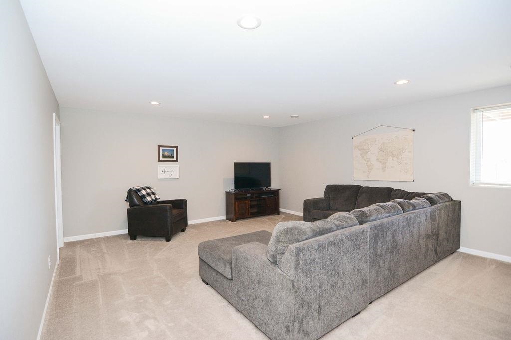 700 Pace Ct