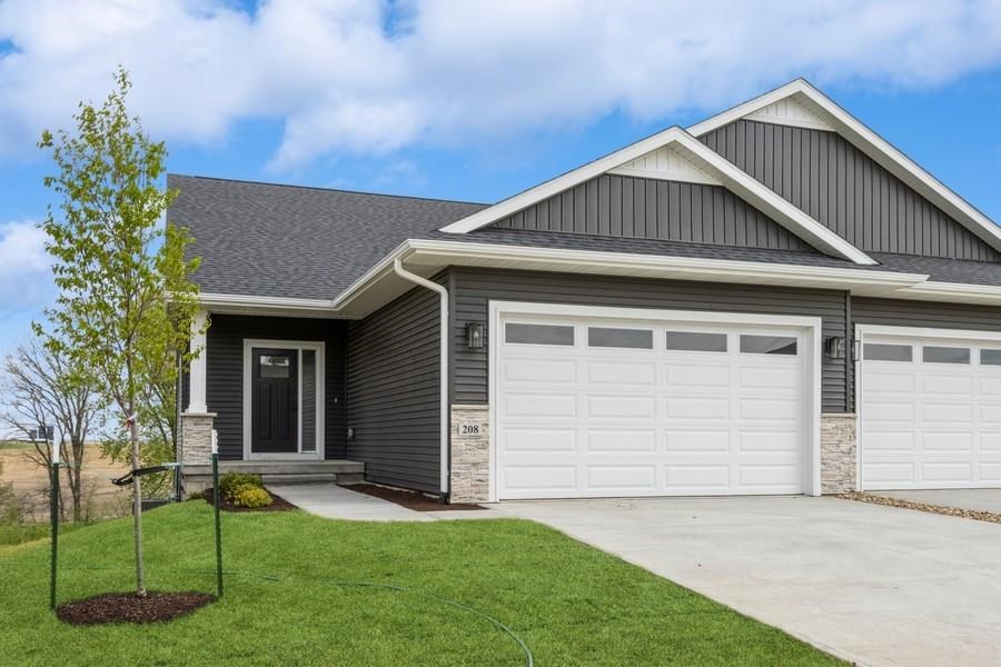 208 Dogwood Ln