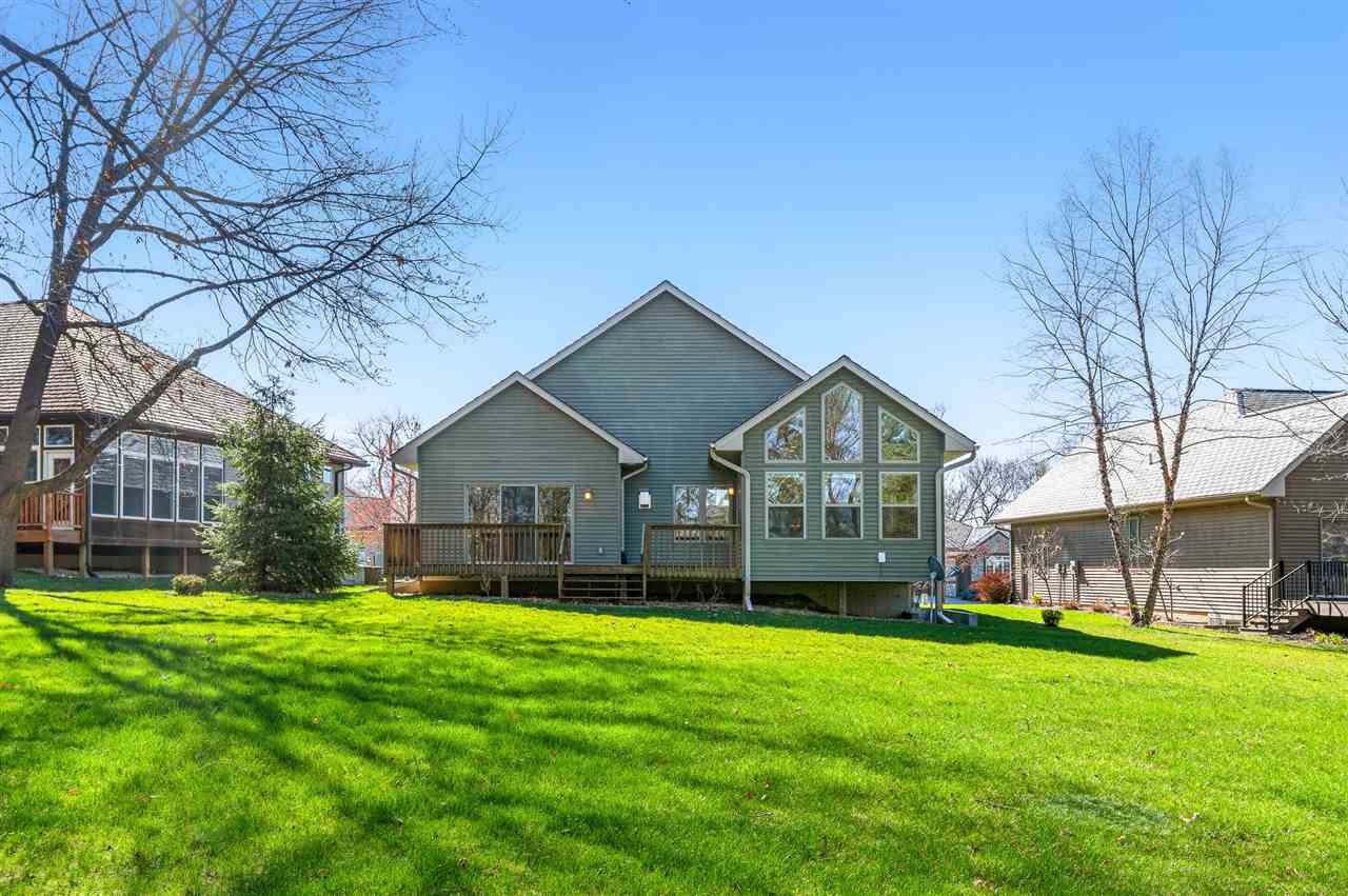2045 Dempster Dr