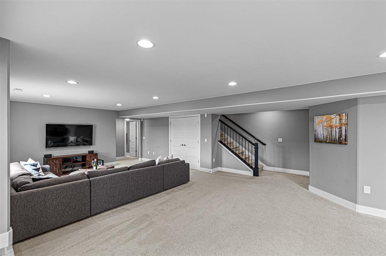 845 Grouse Ln