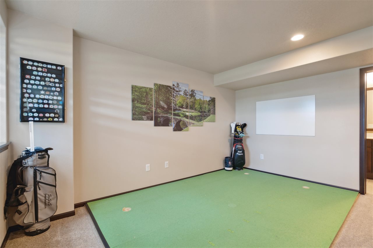 20 Ash Ct