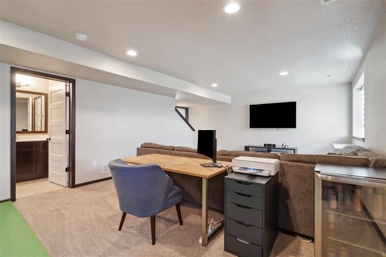 20 Ash Ct