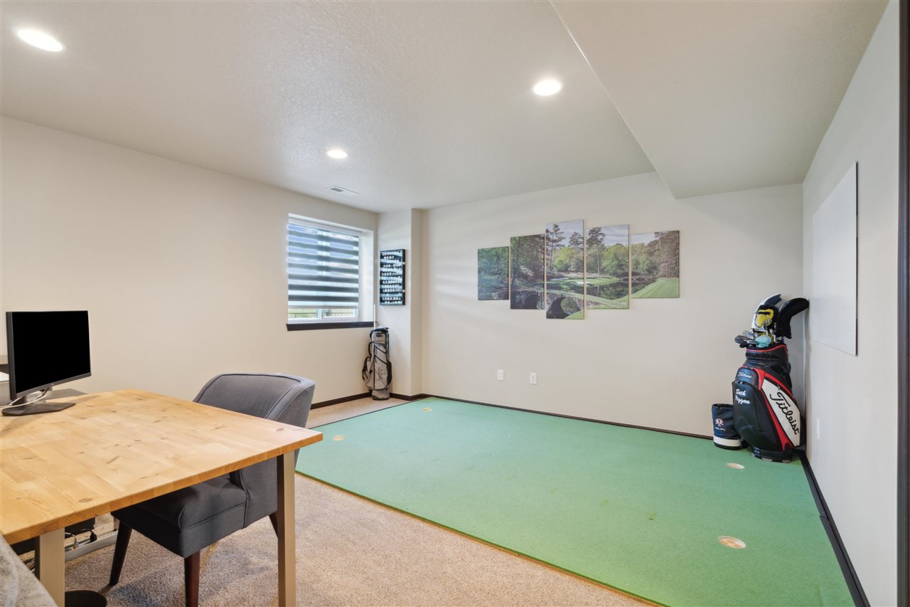 20 Ash Ct