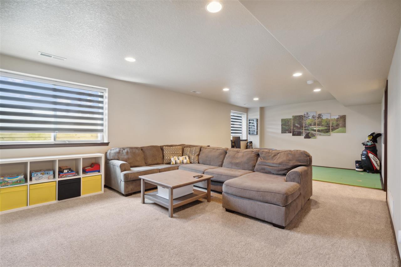 20 Ash Ct