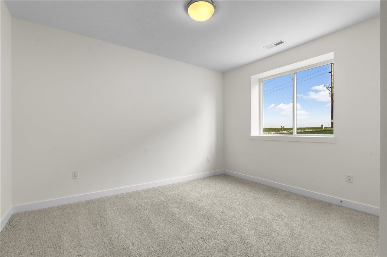 918 Long Dr