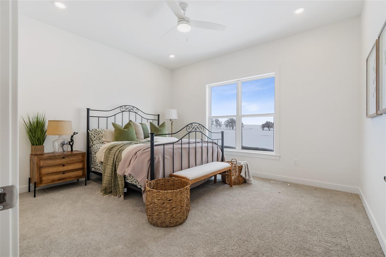 918 Long Dr