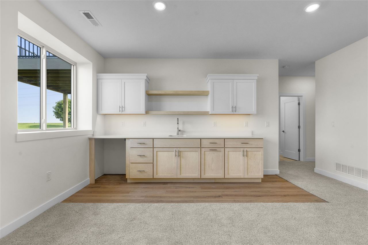 918 Long Dr