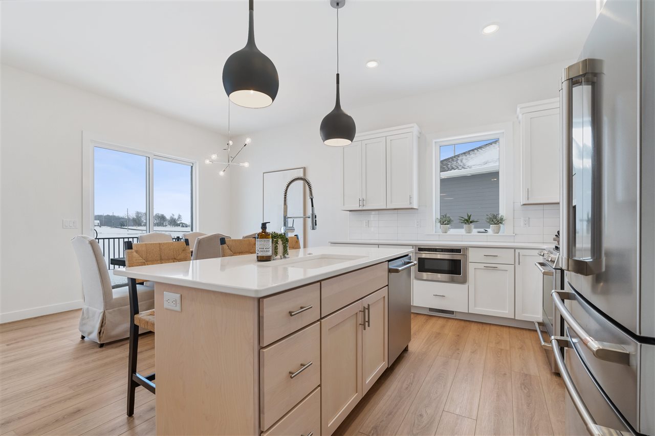 918 Long Dr
