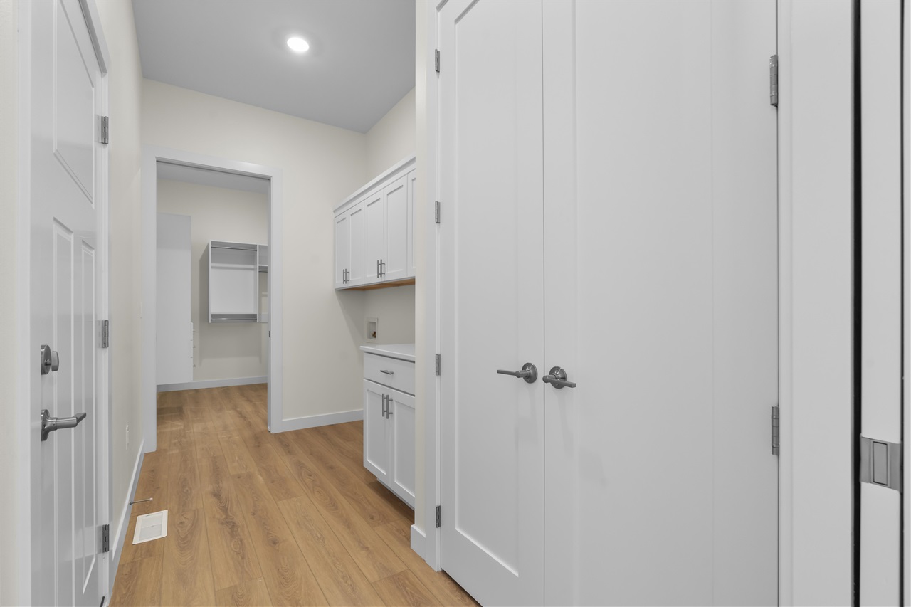 918 Long Dr