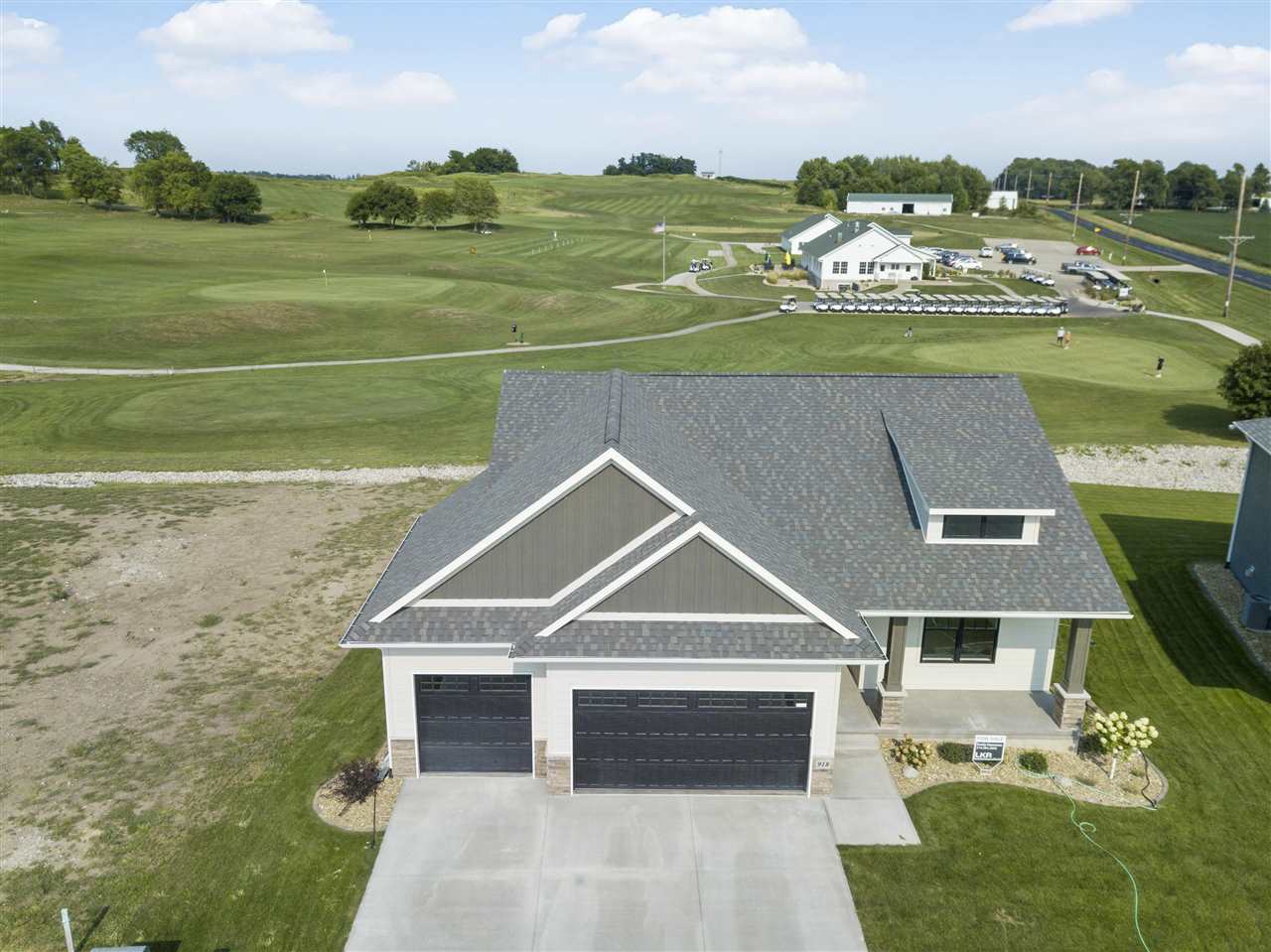 918 Long Dr