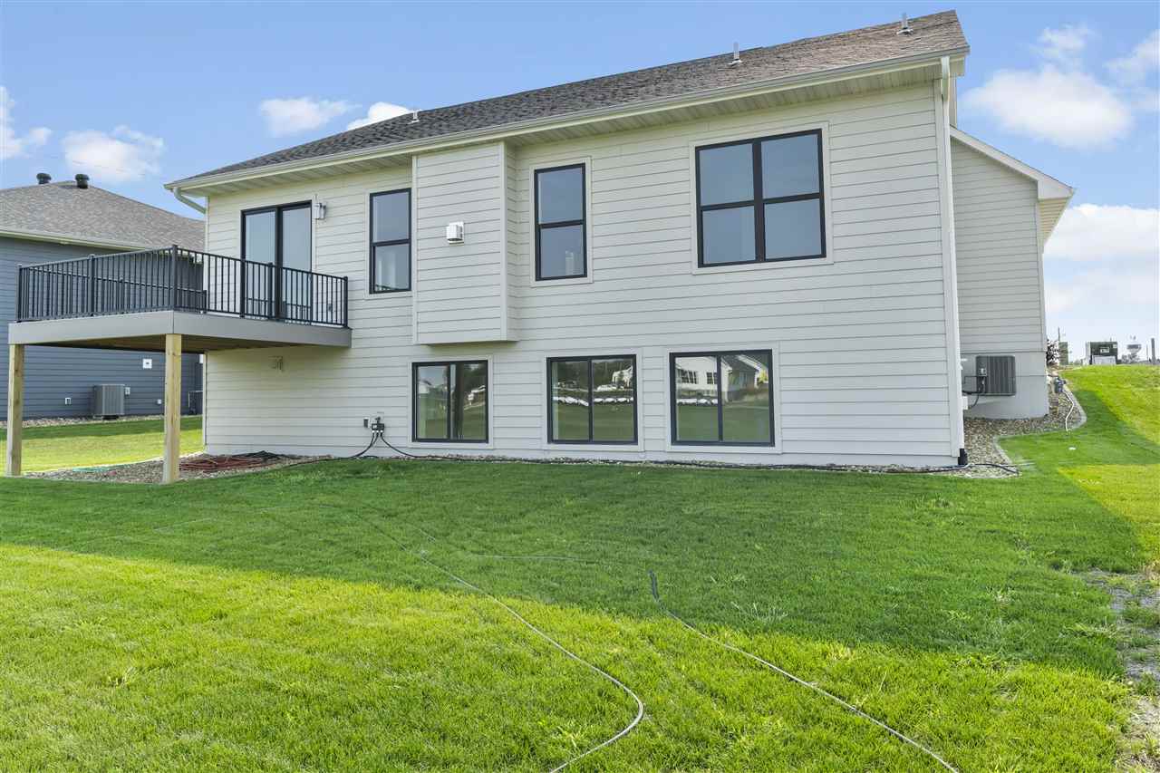 918 Long Dr