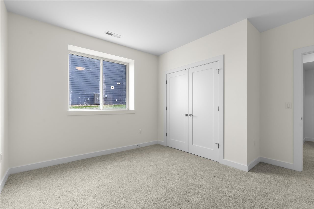 918 Long Dr