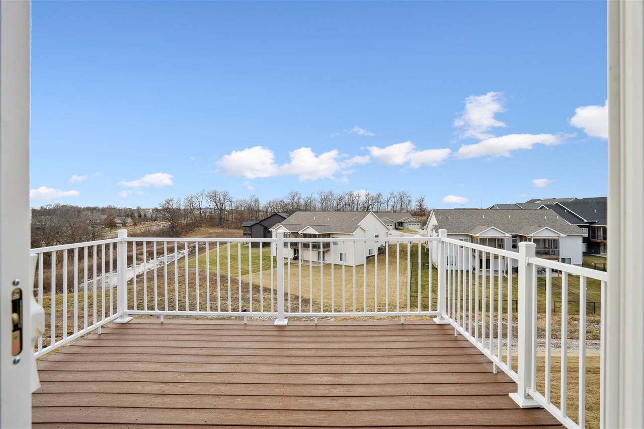 916 Horizon Dr