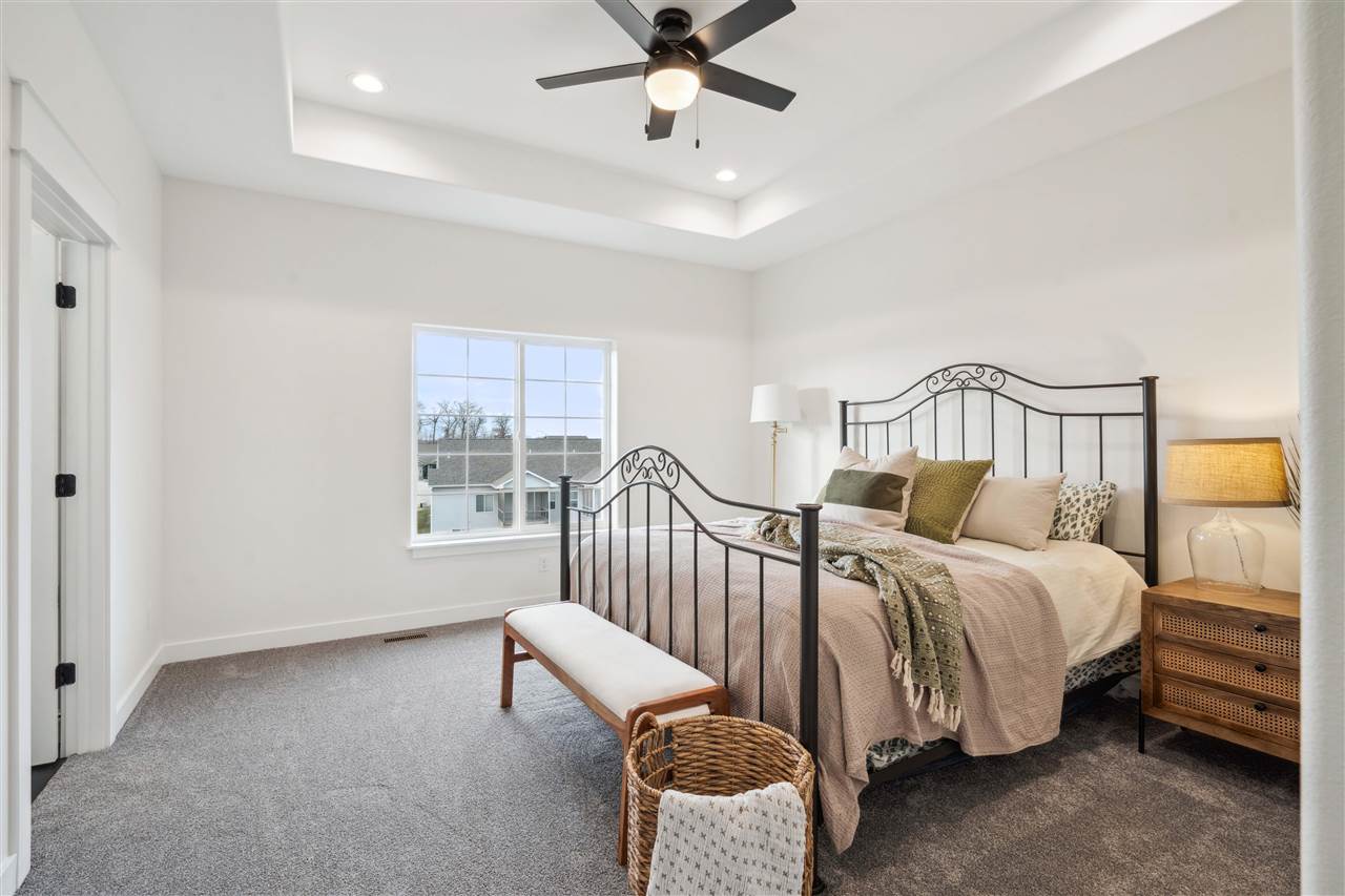 916 Horizon Dr