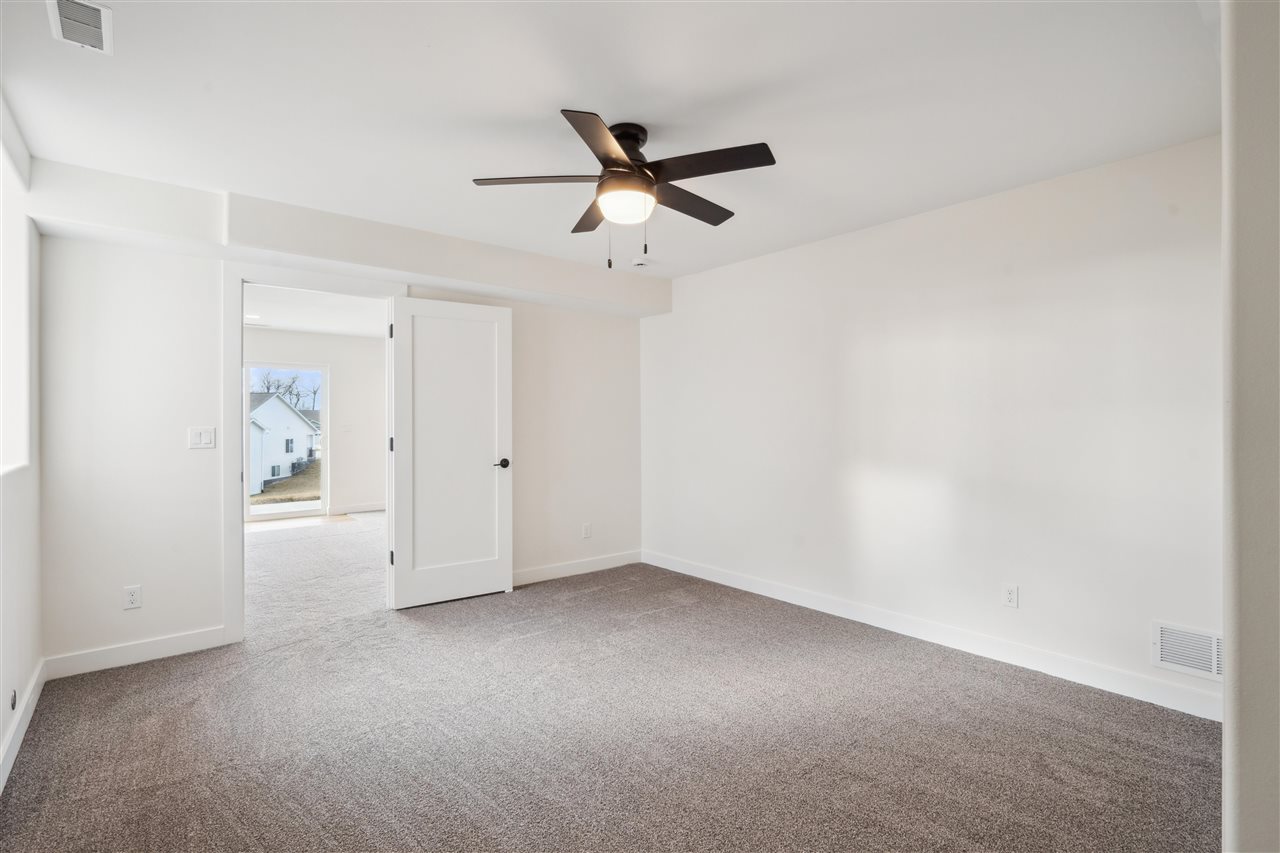916 Horizon Dr