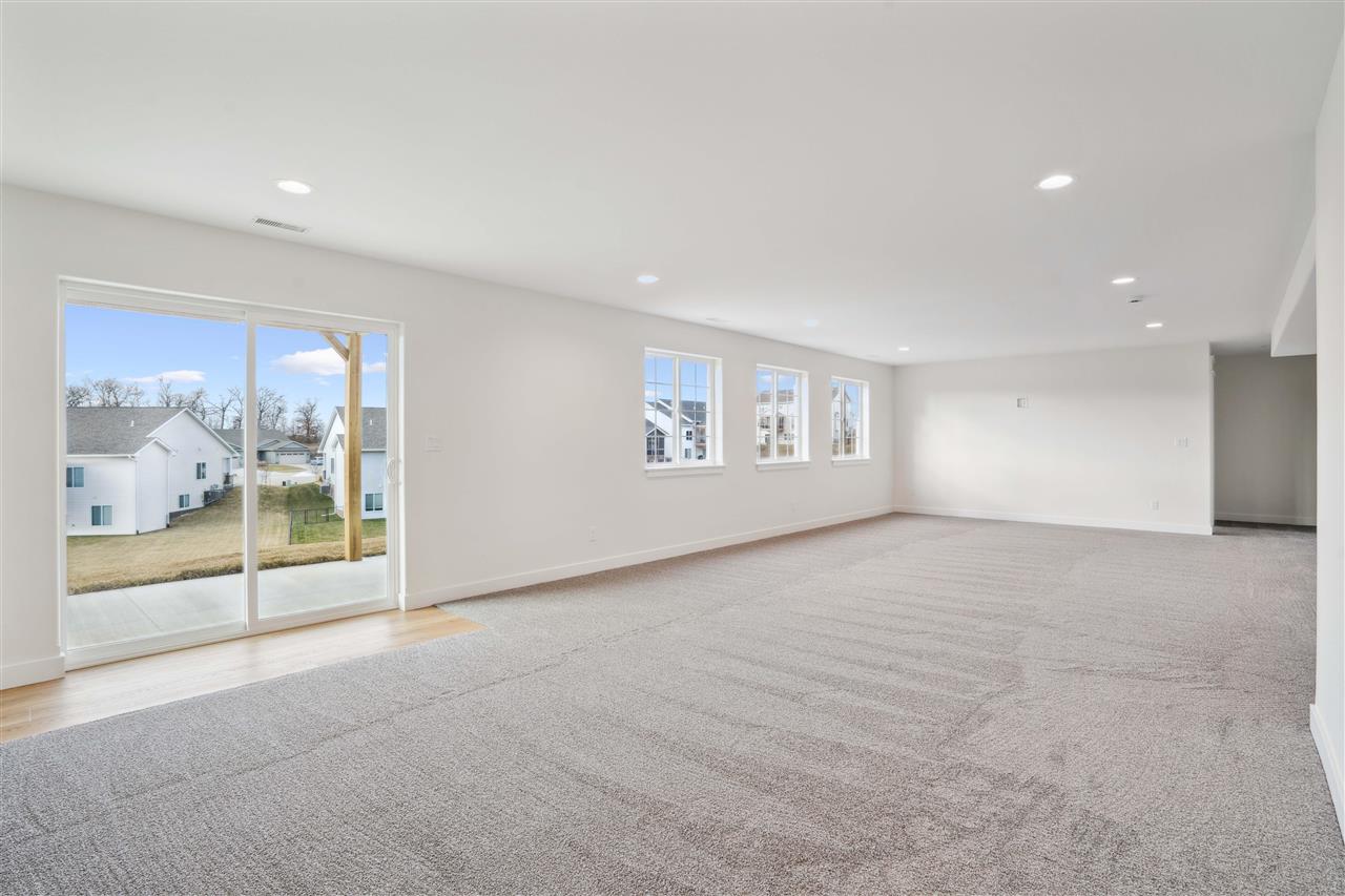 916 Horizon Dr