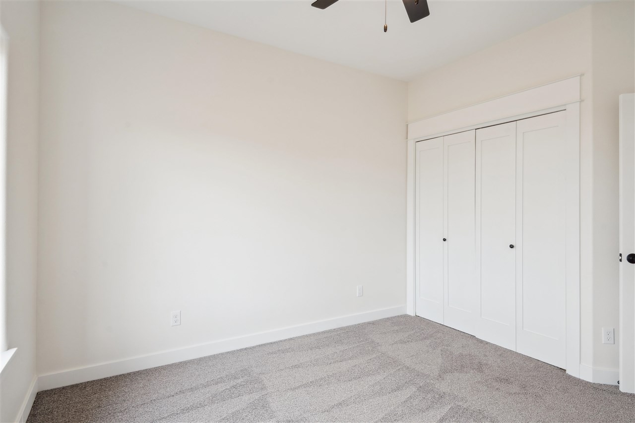 916 Horizon Dr