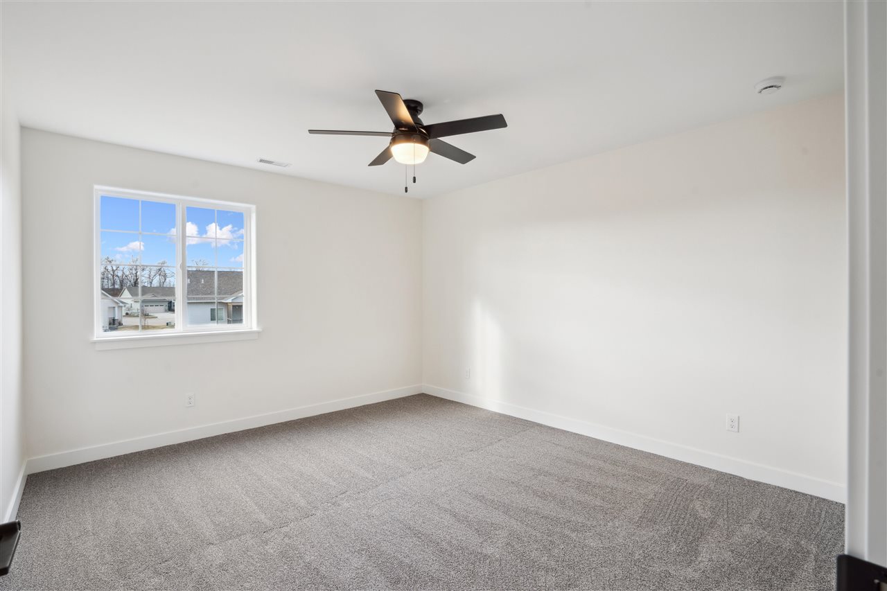 916 Horizon Dr
