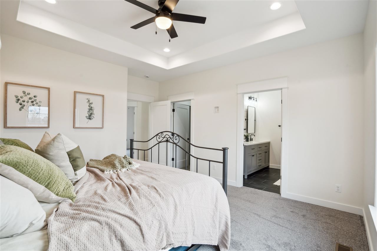 916 Horizon Dr