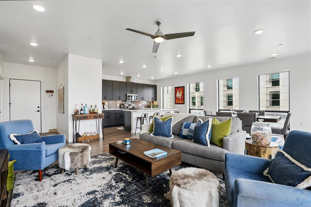 300 S Clinton St Unit: 502