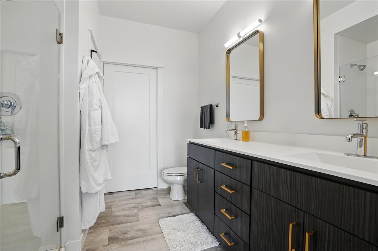 300 S Clinton St Unit: 502