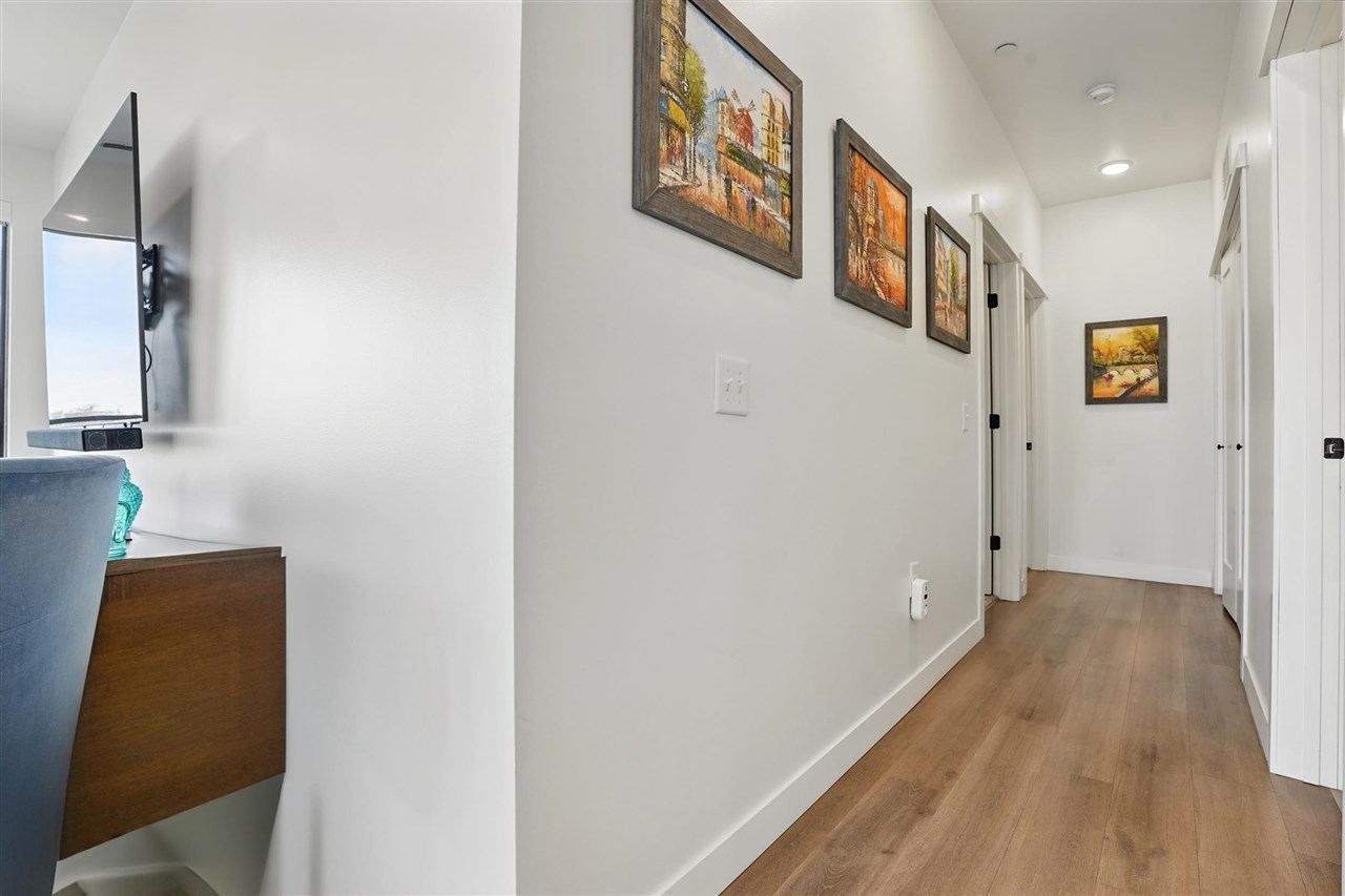 300 S Clinton St Unit: 502