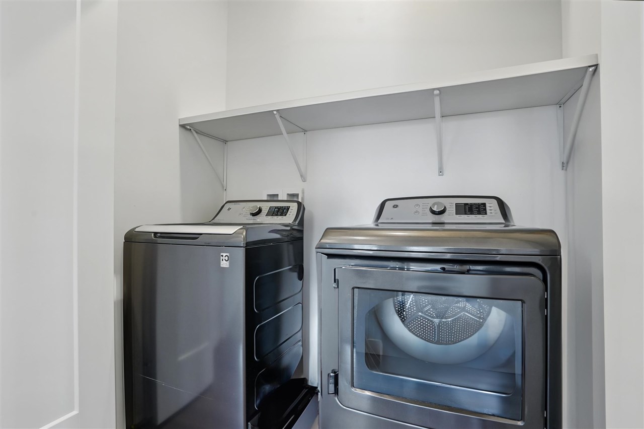 300 S Clinton St Unit: 502