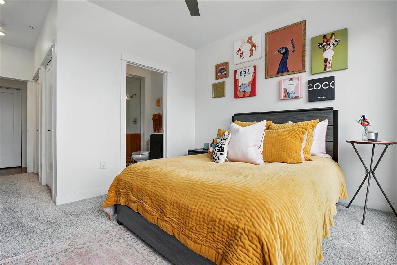 300 S Clinton St Unit: 502