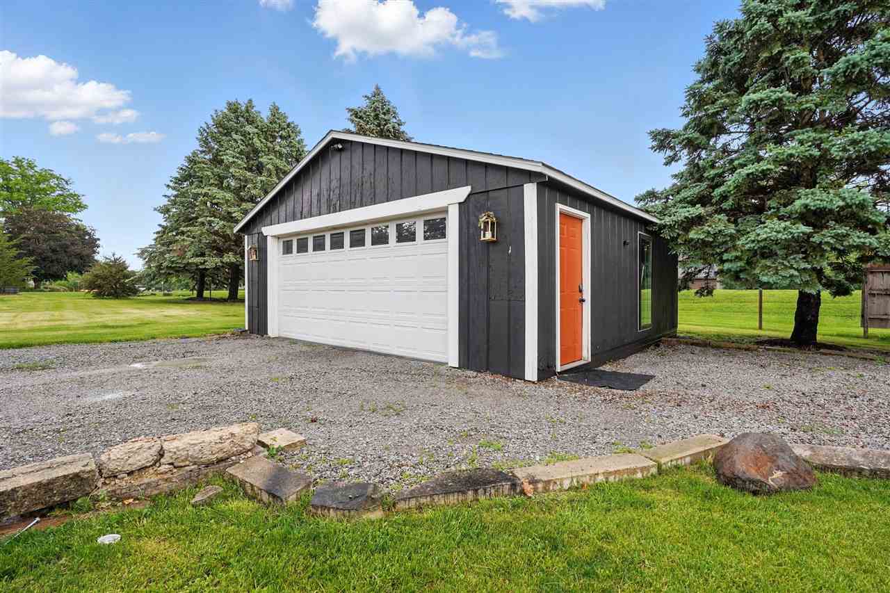 905 Holiday Ln