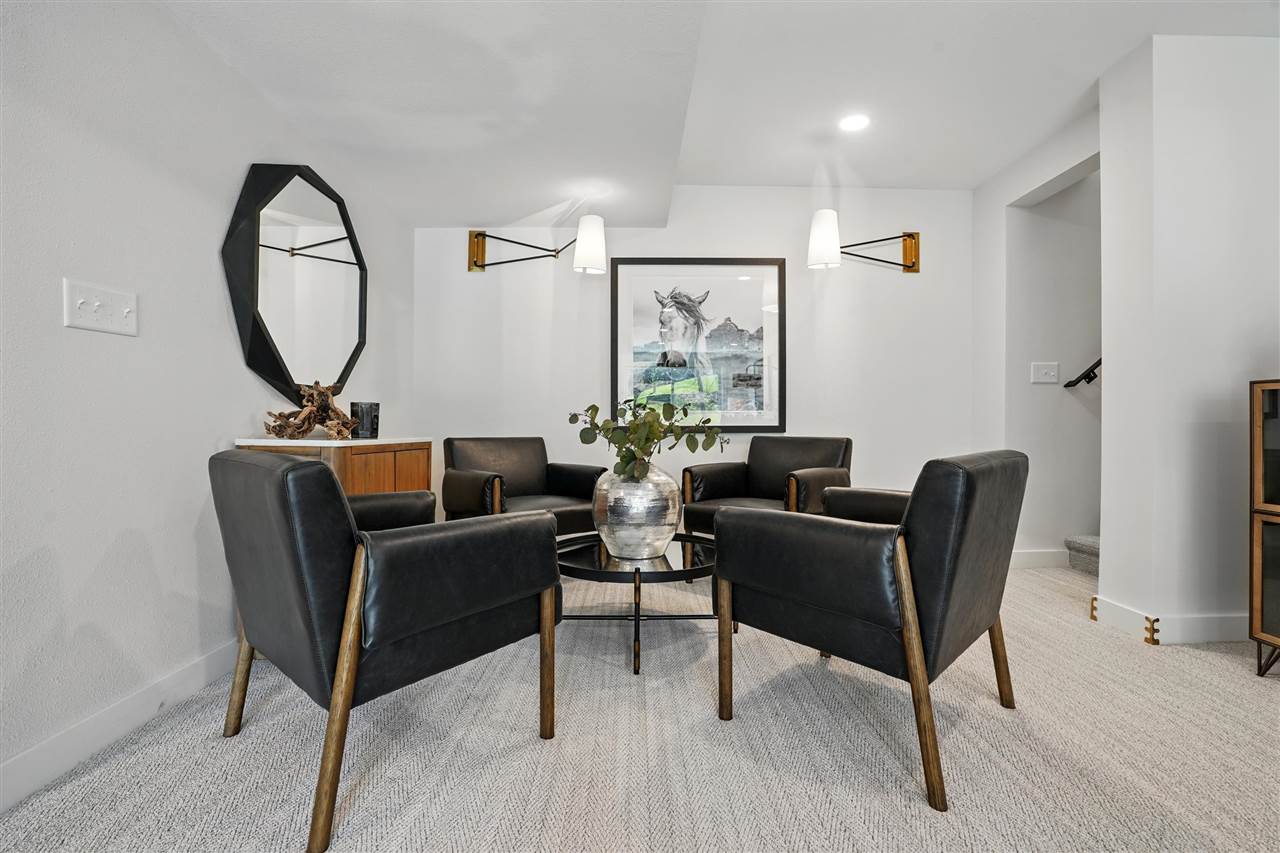 1035 Mesquite Dr
