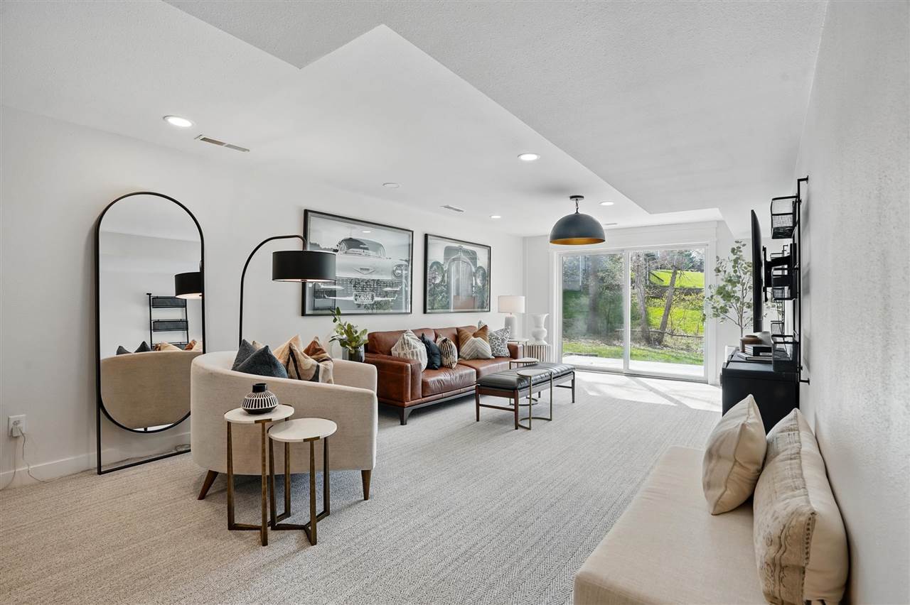 1035 Mesquite Dr