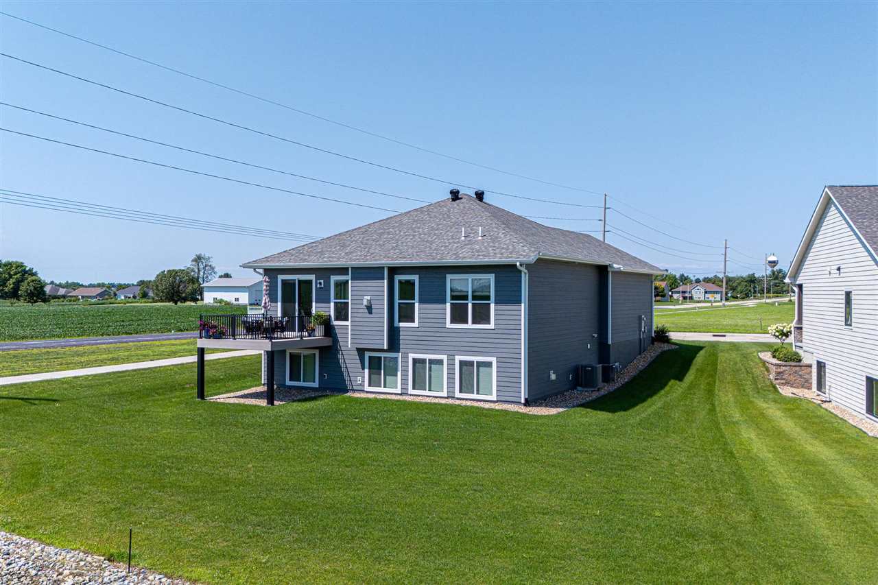 916 Long Dr