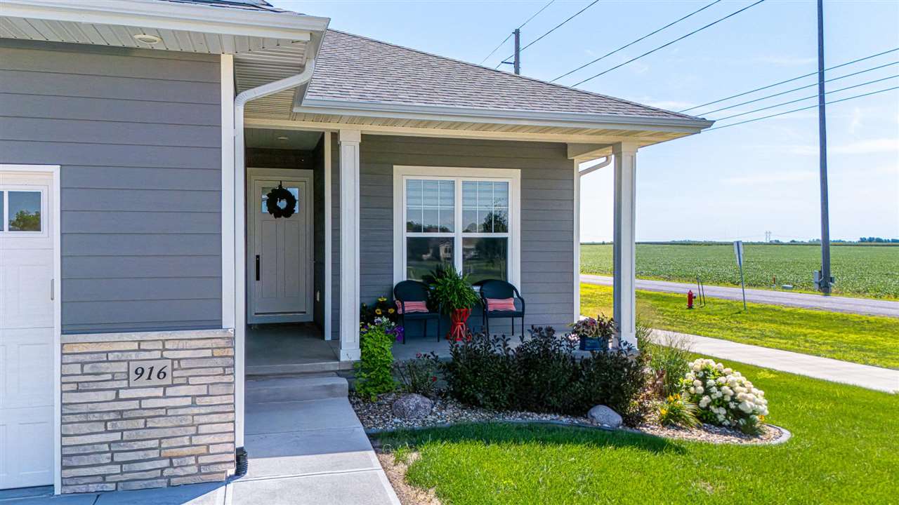 916 Long Dr