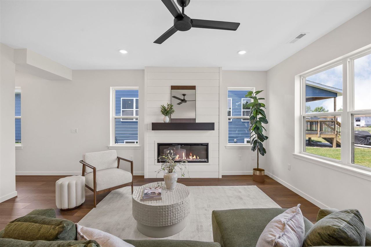 1322 Isabelle Lane