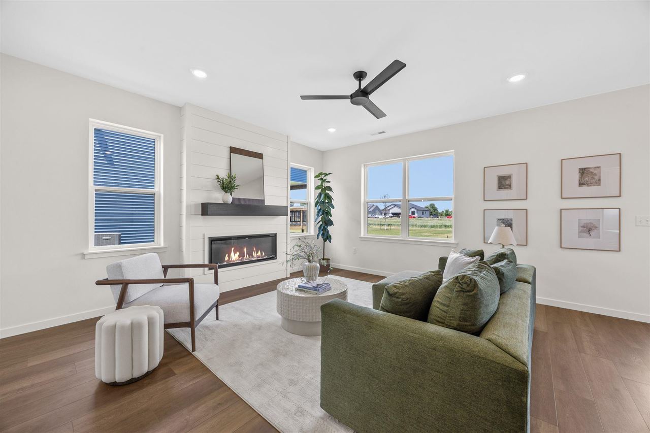 1322 Isabelle Lane