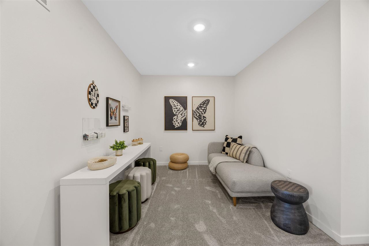 1322 Isabelle Lane