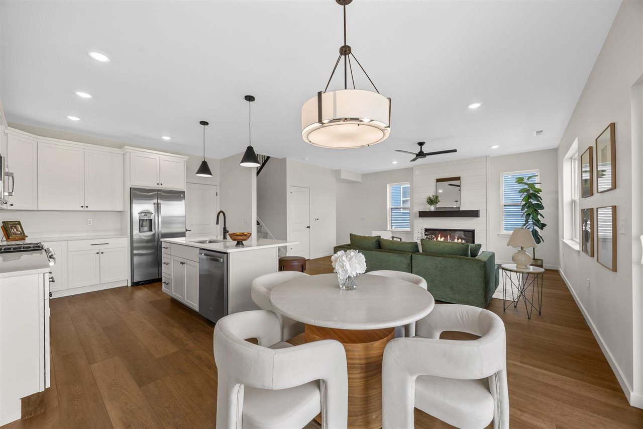 1322 Isabelle Lane