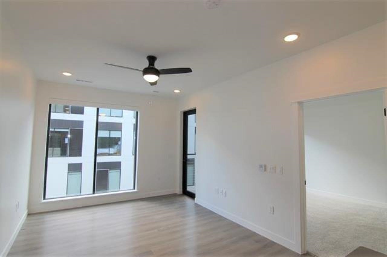 300 S Clinton St Unit: 507