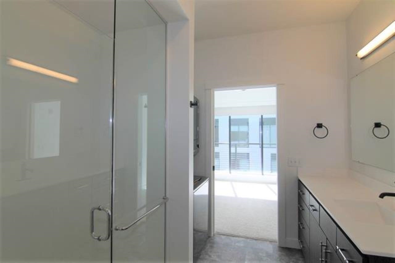 300 S Clinton St Unit: 507