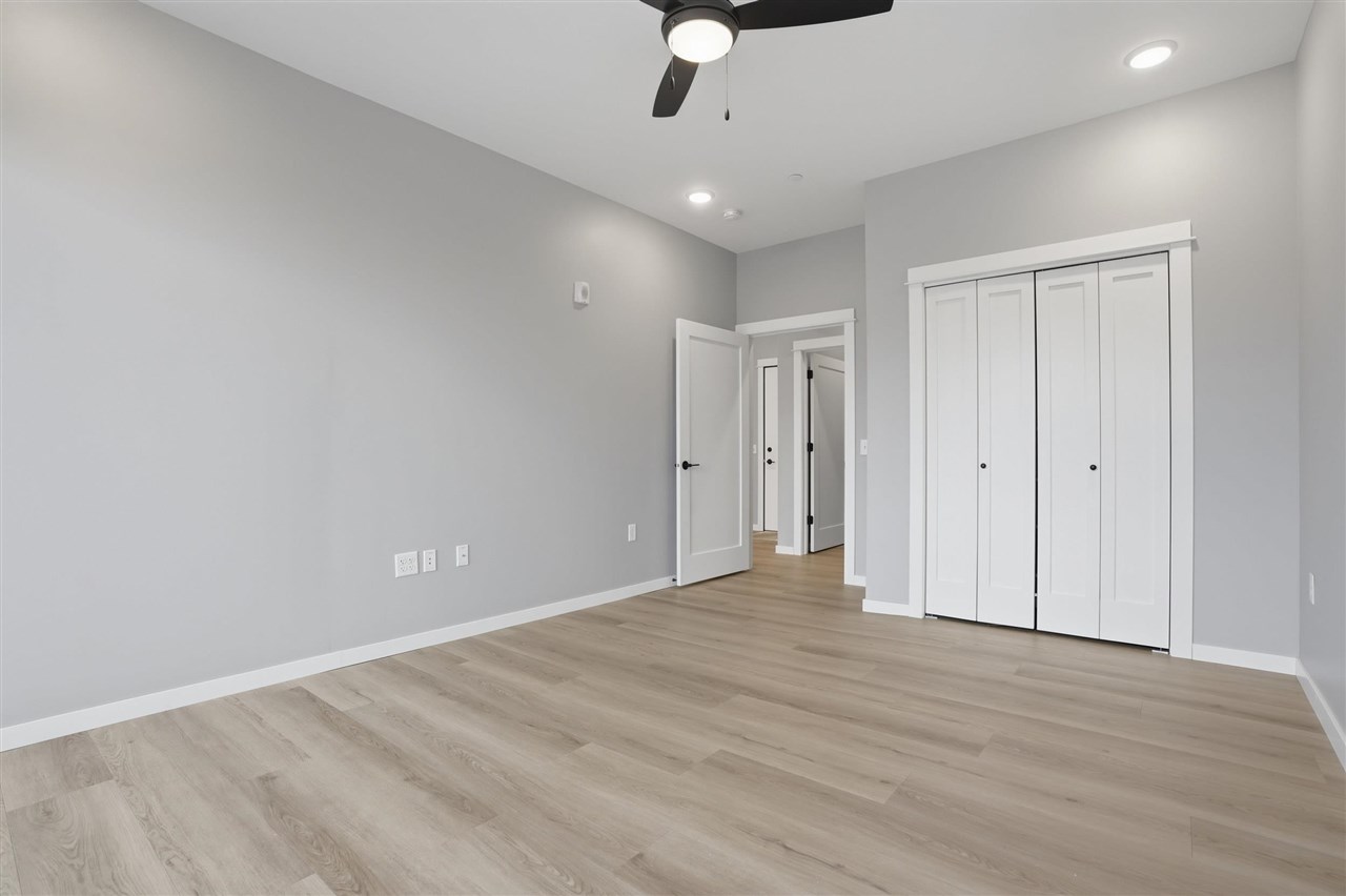 300 S Clinton St Unit: 706