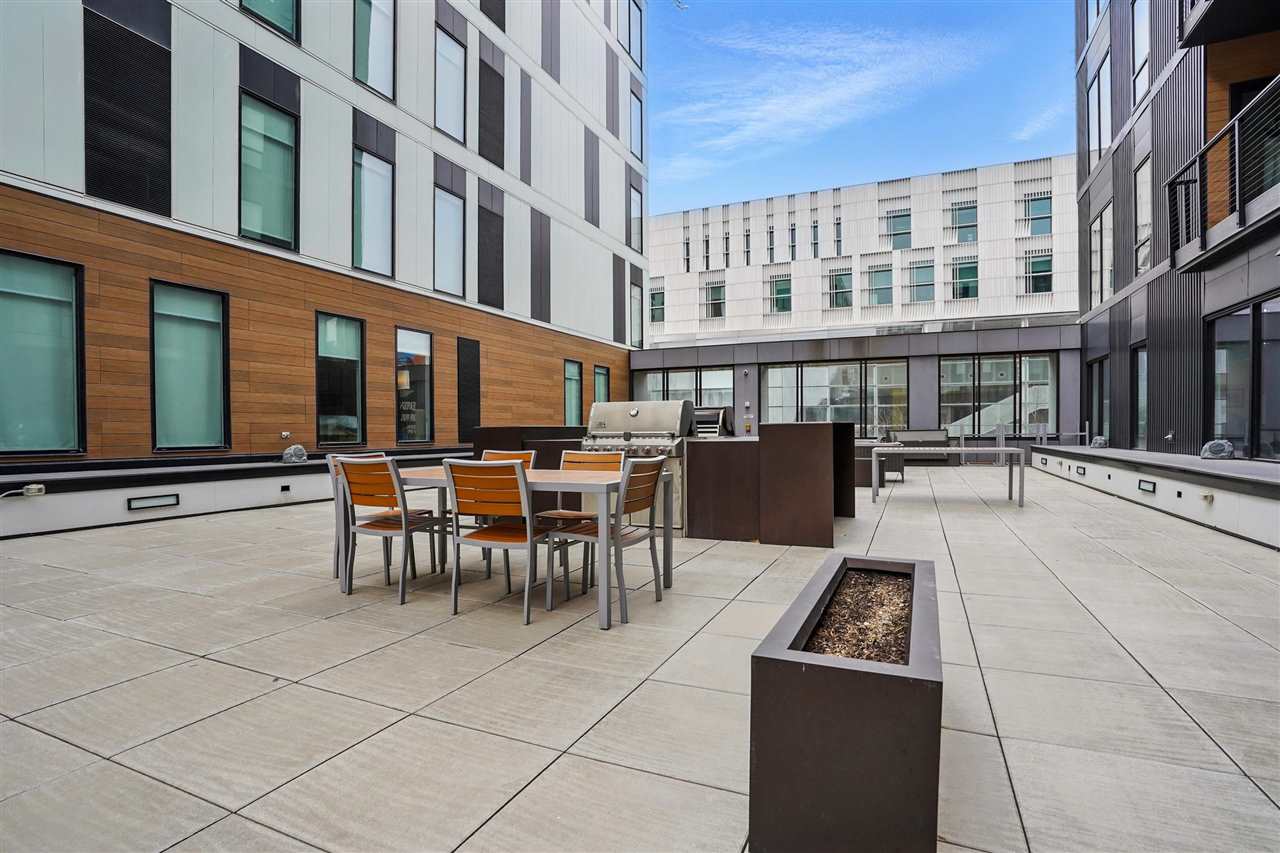 300 S Clinton St Unit: 706