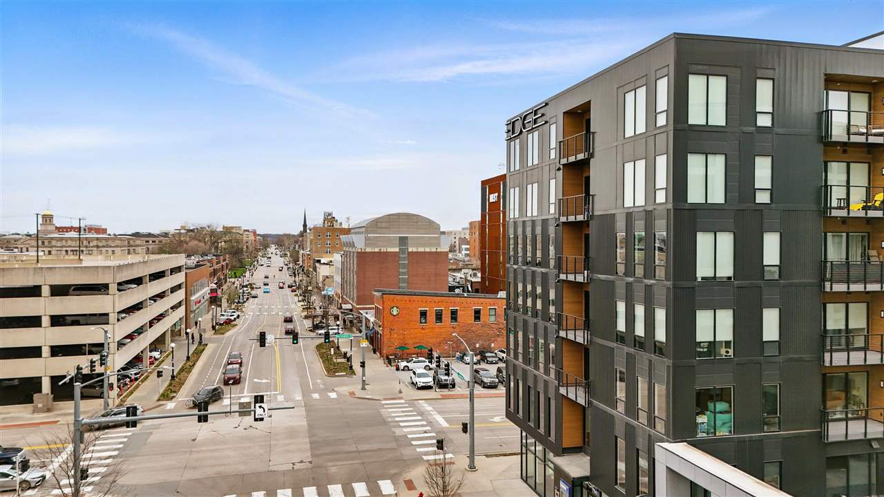 300 S Clinton St Unit: 706