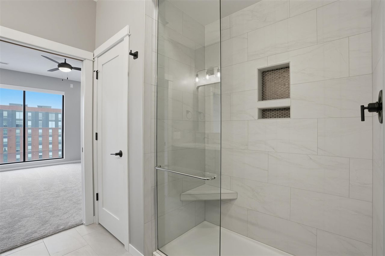 300 S Clinton St Unit: 706