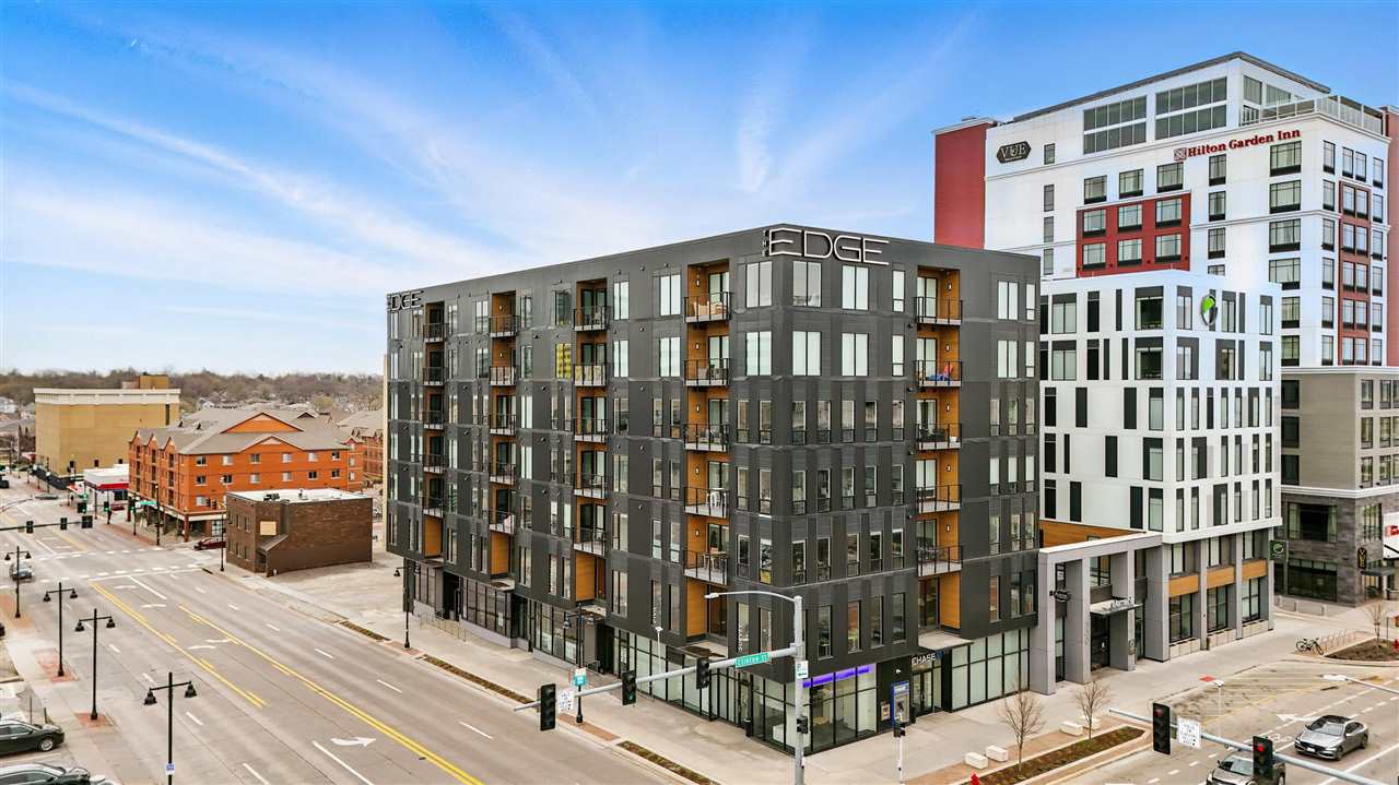 300 S Clinton St Unit: 706